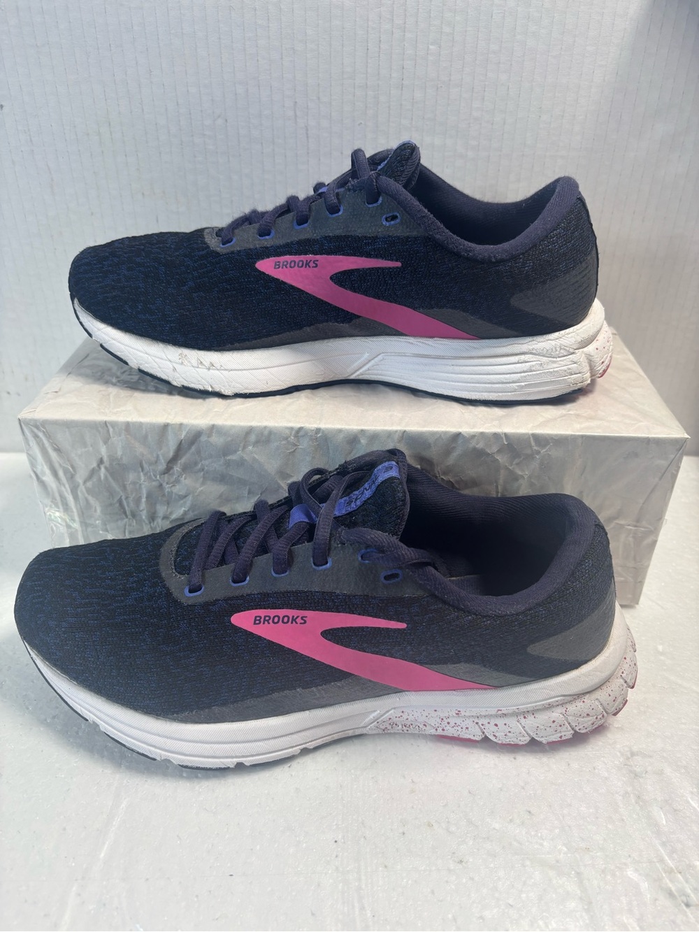 Brooks Women’s Navy and Pink Running Sneakers